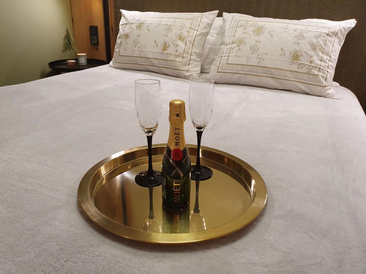 בורובץ Pinewood Ang Luxurious Apartment A32 מראה חיצוני תמונה