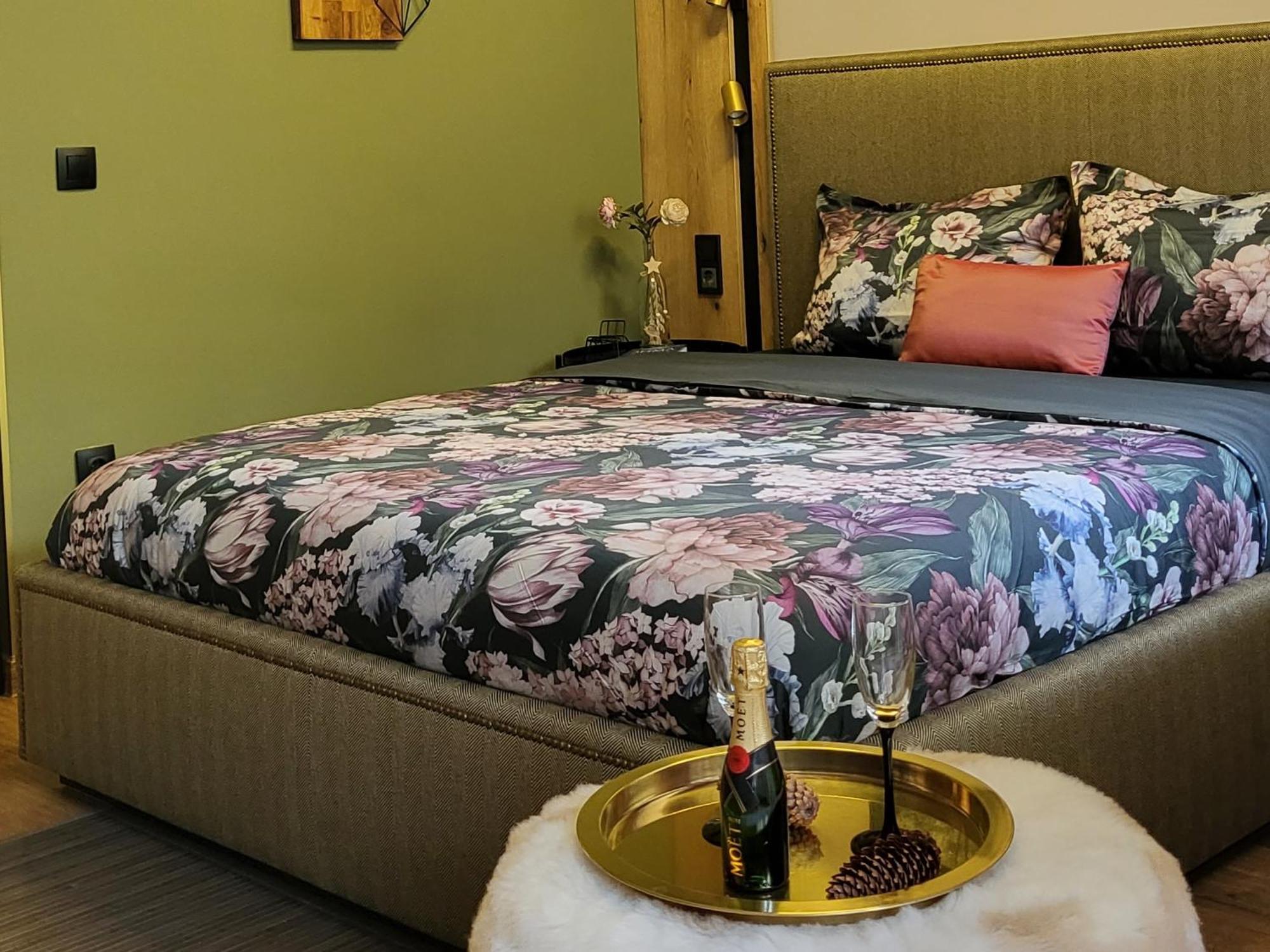 בורובץ Pinewood Ang Luxurious Apartment A32 מראה חיצוני תמונה